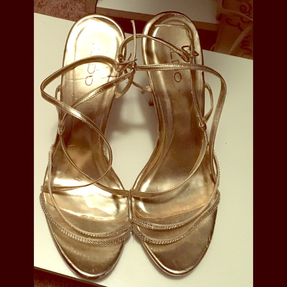 Open toe/high heels/ formal wear